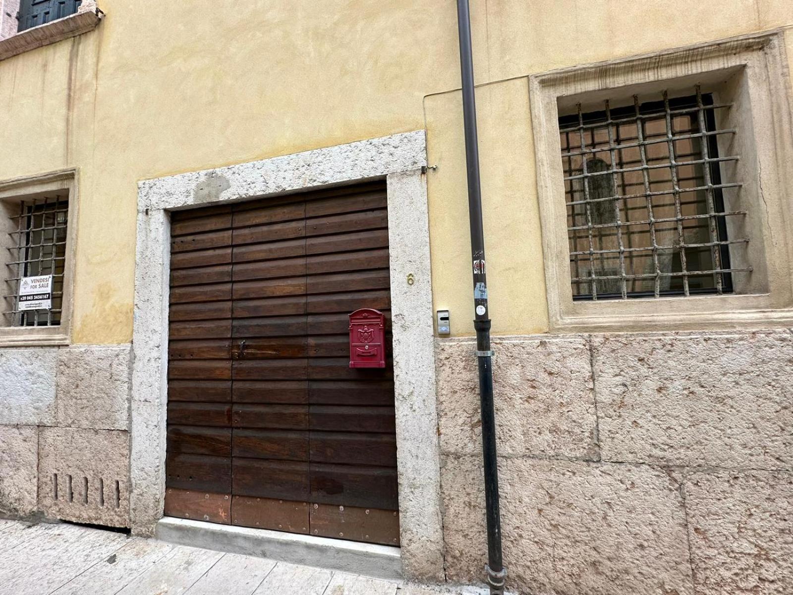 Al Campanile Apartman Verona Kültér fotó